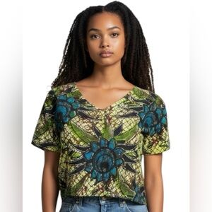 Boutique - NWT - Floral V-Neck Top - Green and Blue